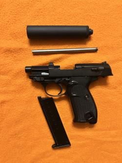 Страйкбольный пистолет WE Walther P38 GBB Black, с глушителем