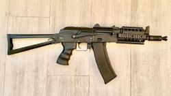 Страйкбольный привод - Автомат- “Cyma” АКС-74У ("Ксюха") с тактическим цевьем (CM045C)