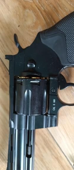 Страйкбольный Револьвер KWC Colt Python 4 inch СО2 (KC-67DHN)