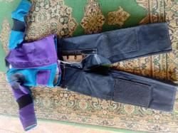 Стрелковые брюки, ботинки