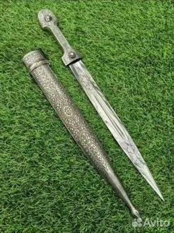 Сувенирный кавказский кинжал 