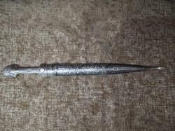 Сувенирный кавказский кинжал 