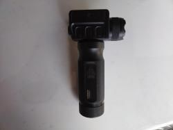 Тактическая ручка -фонарь 