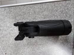 Тактическая рукоять на цевьё
