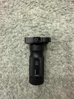 Тактическая рукоятка быстросъемная Leapers UTG