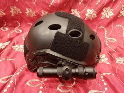 Шлем тактический (реплика) с фонарём и тактическими очками