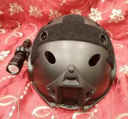 Шлем тактический (реплика) с фонарём и тактическими очками