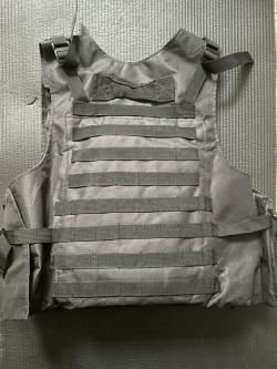 Тактический бронежилет с подсумками для магазинов 