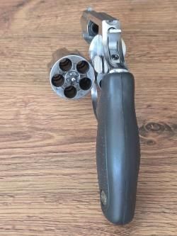 TAURUS LOM-13, cal. 9 mm P.A., Brasil