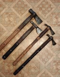 Топор боевой 