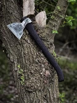 Топор из стали 65г