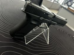 Травматический пистолет «Тень-64-2» (на базе Glock 17) калибр 10x28 (ОООП)