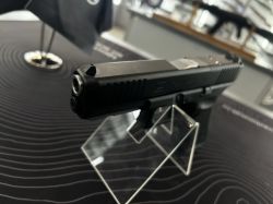 Травматический пистолет «Тень-64-2» (на базе Glock 17) калибр 10x28 (ОООП)