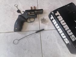 Травматический револьвер Taurus