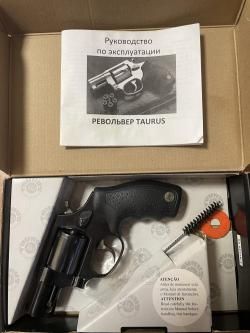 Травматический револьвер Taurus