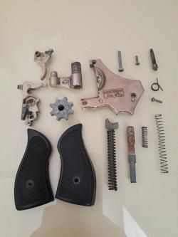 Запчасти для сигнального револьвера Unis, Югославия