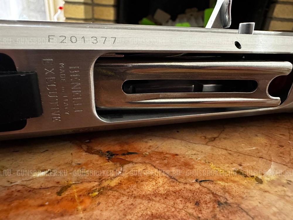 Benelli Executive 12/76