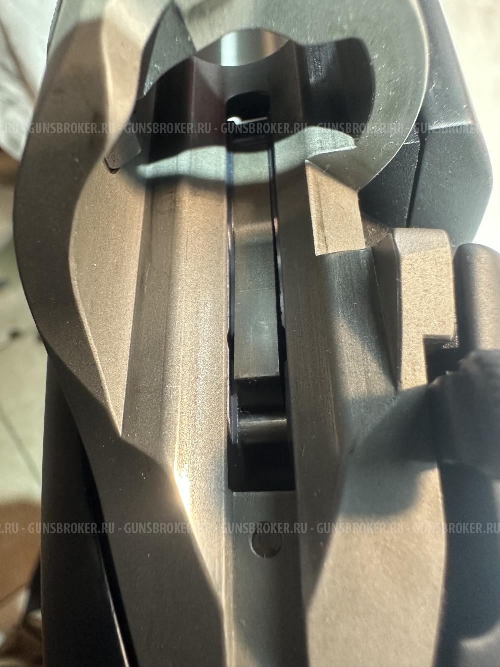 Bespoke Gans Elegant Hanter SH1