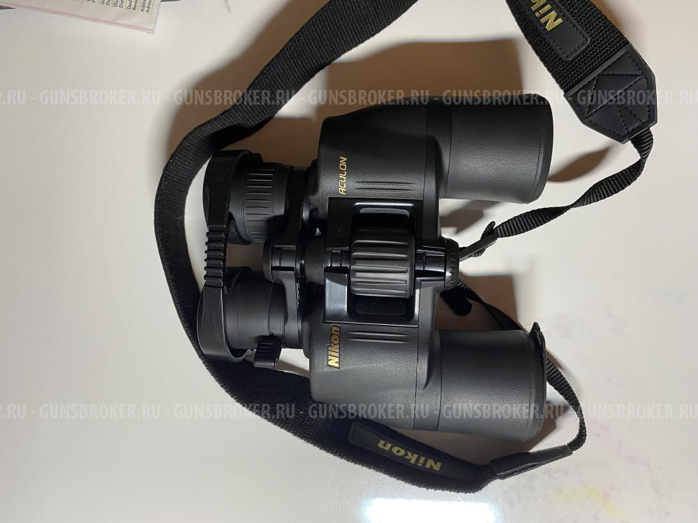 Бинокль Nikon Aculon A211 Zoom 8-18x42