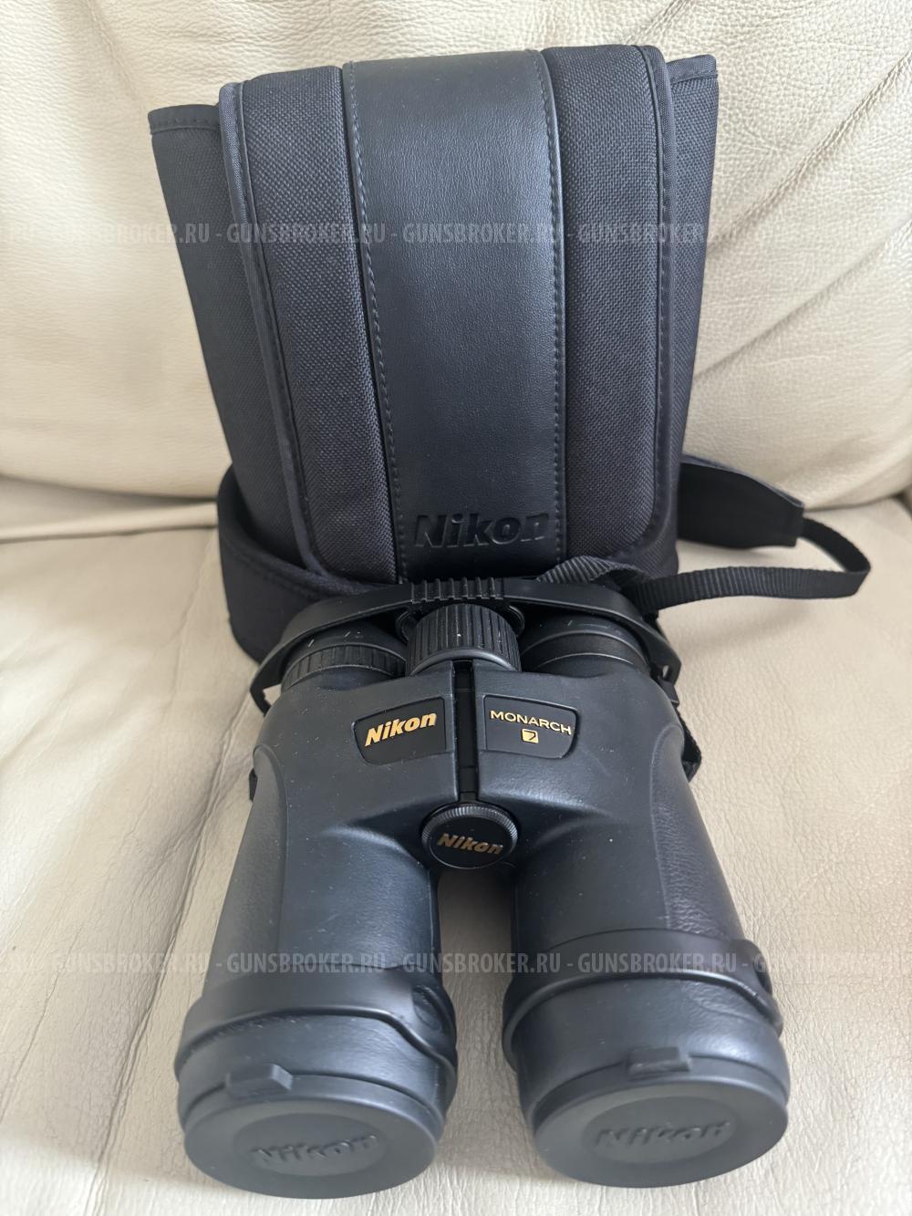 Бинокль Nikon Monarch 7 8x42