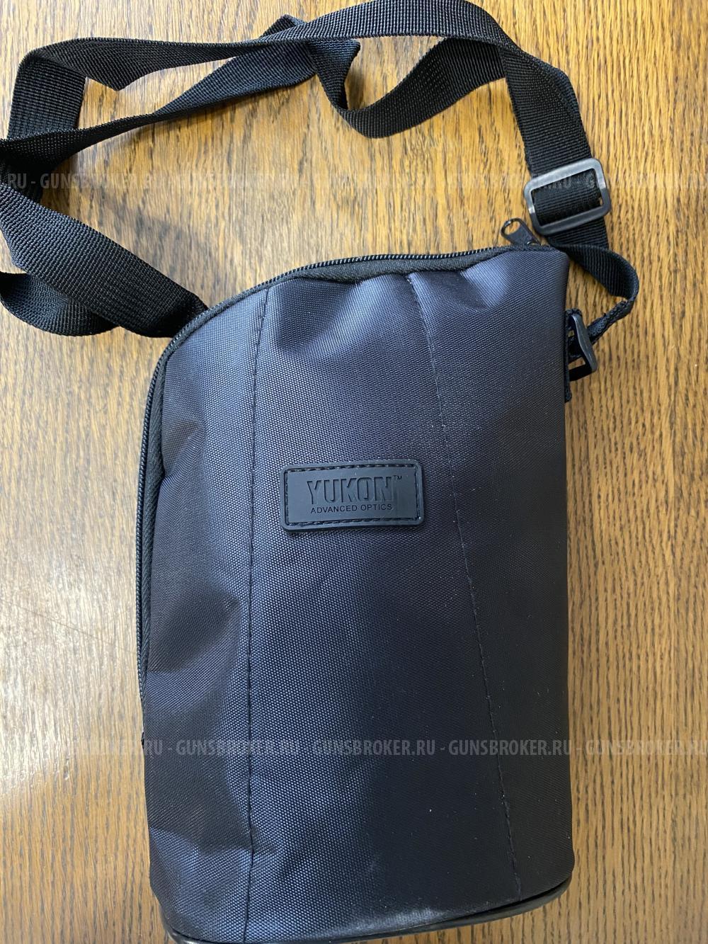 Бинокль Yukon Point 10x42