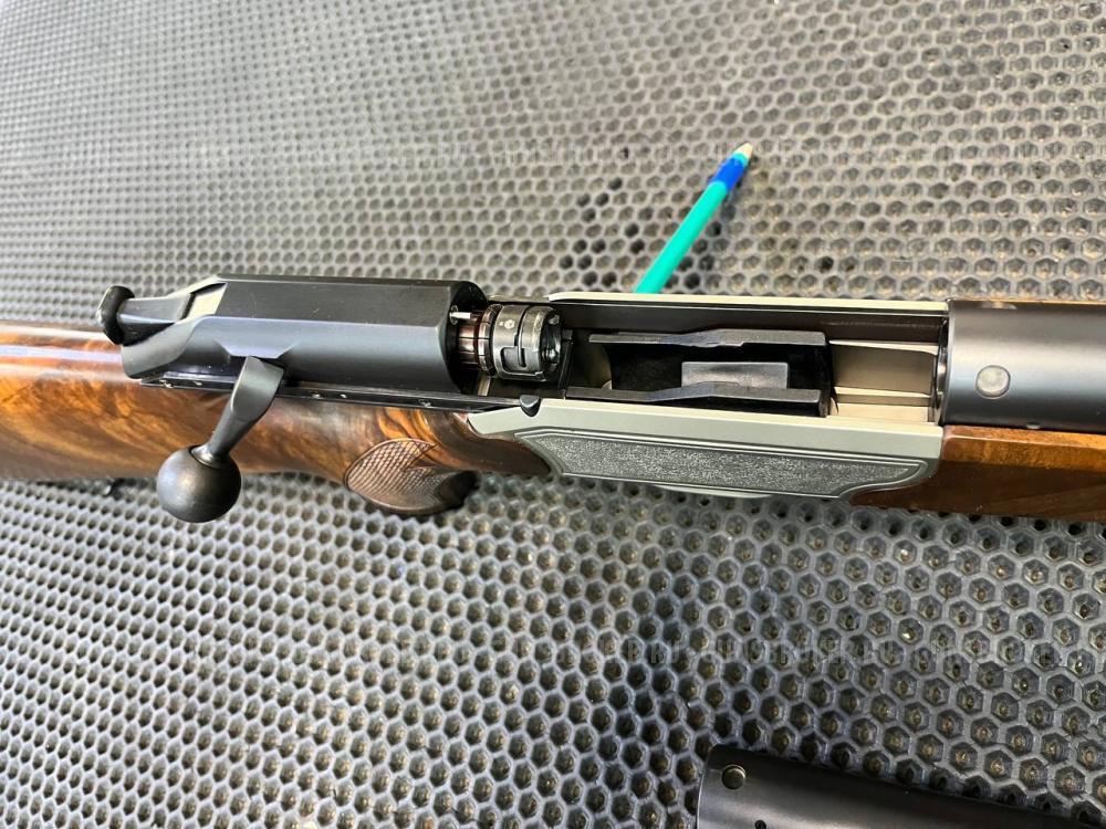 Blaser R93 .375H&H+300wm