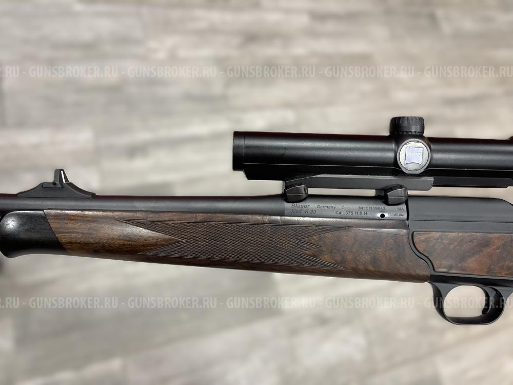 Blaser R93 в роскошной комплектации: с двумя прицелами Zeiss, 3 стволами, кейсом и ремнем