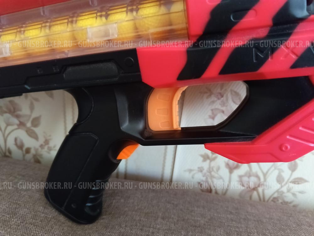 Бластер Nerf Rival Zeus красный