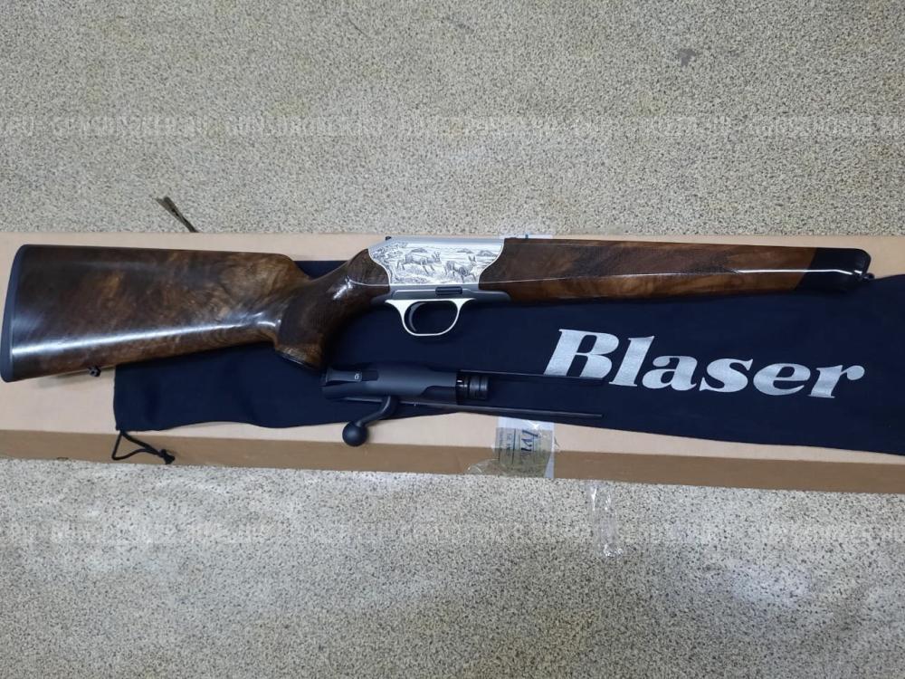 Blaser R8