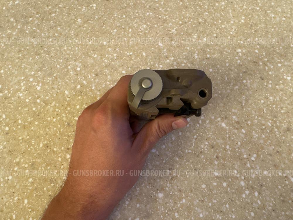 Блок лазерного целеуказания AN/PEQ-15