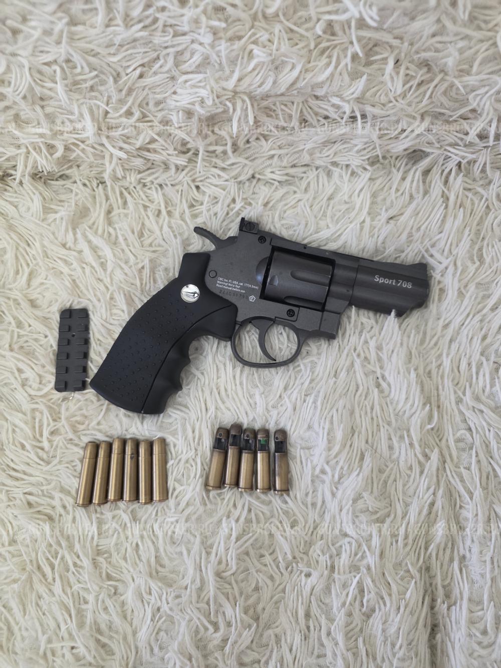 Borner 708 с пиротехническими картриджами.