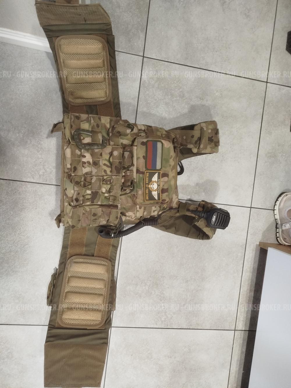 Бронежилет - плитник, шлем, напашник