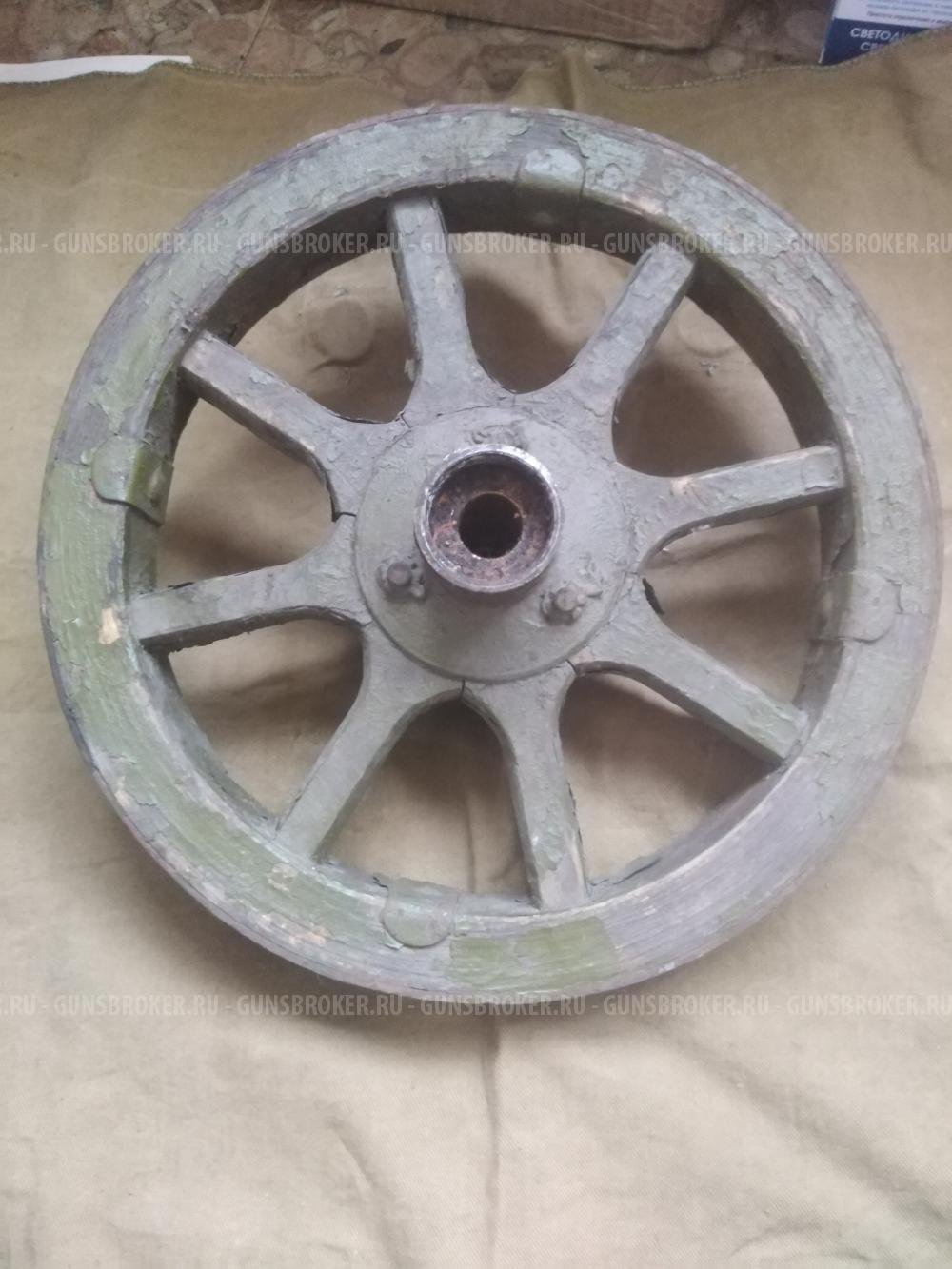Бубен ППШ. Пулемет Максим. Колеса. 