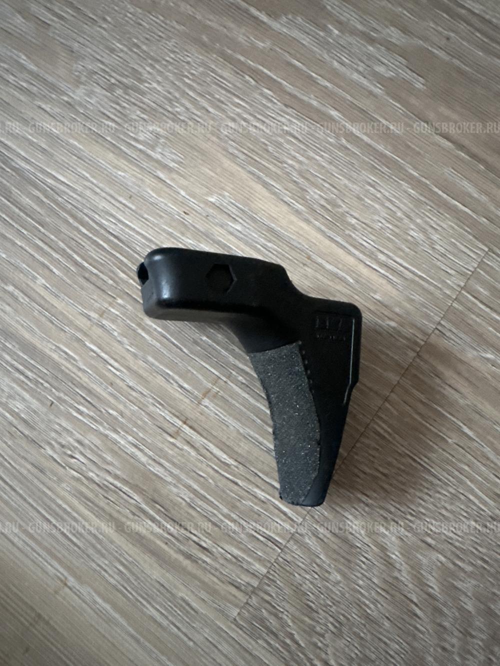 Цевье пластиковое с доп ручкой на Сайгу