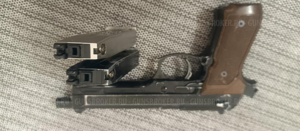 Страйкбольная версия пистолета Beretta M92 Long от фирмы WE, Тайвань