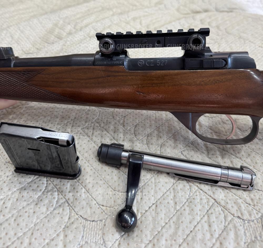 CZ 527 Lux 223.rem