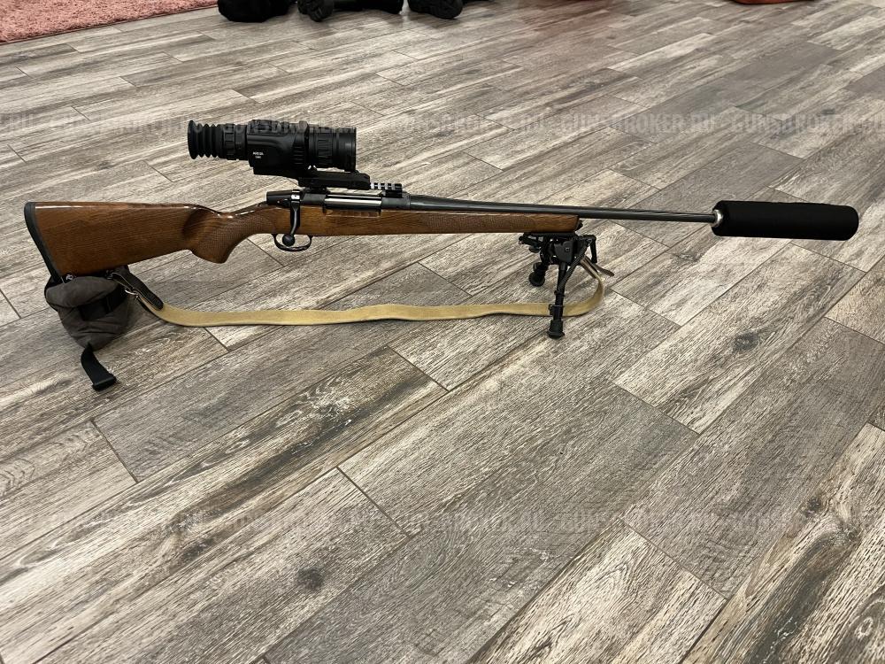 CZ 557