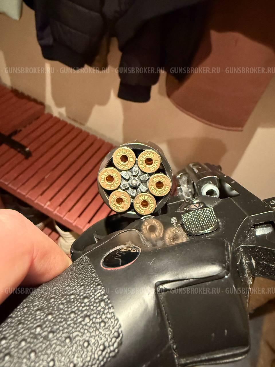 Dan Wesson 2.5 револьвер страйкольный