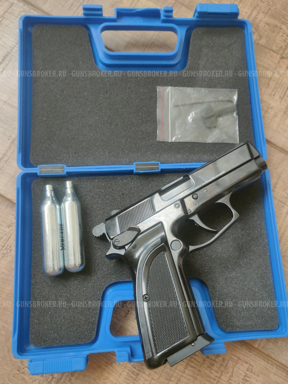 Ekol ES 66C Black (пневматический аналог Browning HP Double action compact)