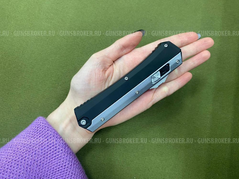 Фронтальный нож Microtech Черно-серый