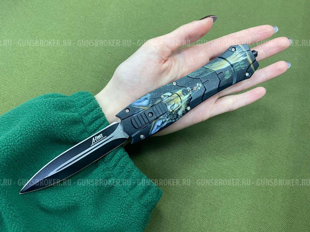 Фронтальный нож с волком 