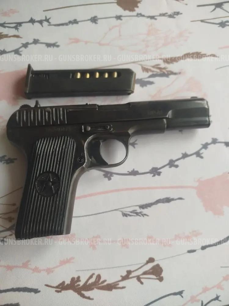 Газовый пистолет ТТ выполнен из боевого образца 1945 года, коллекционный раритет.