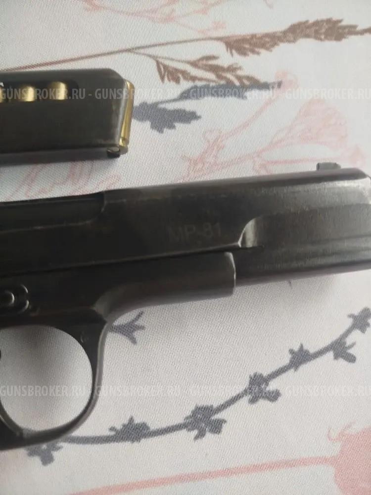 Газовый пистолет ТТ выполнен из боевого образца 1945 года, коллекционный раритет.