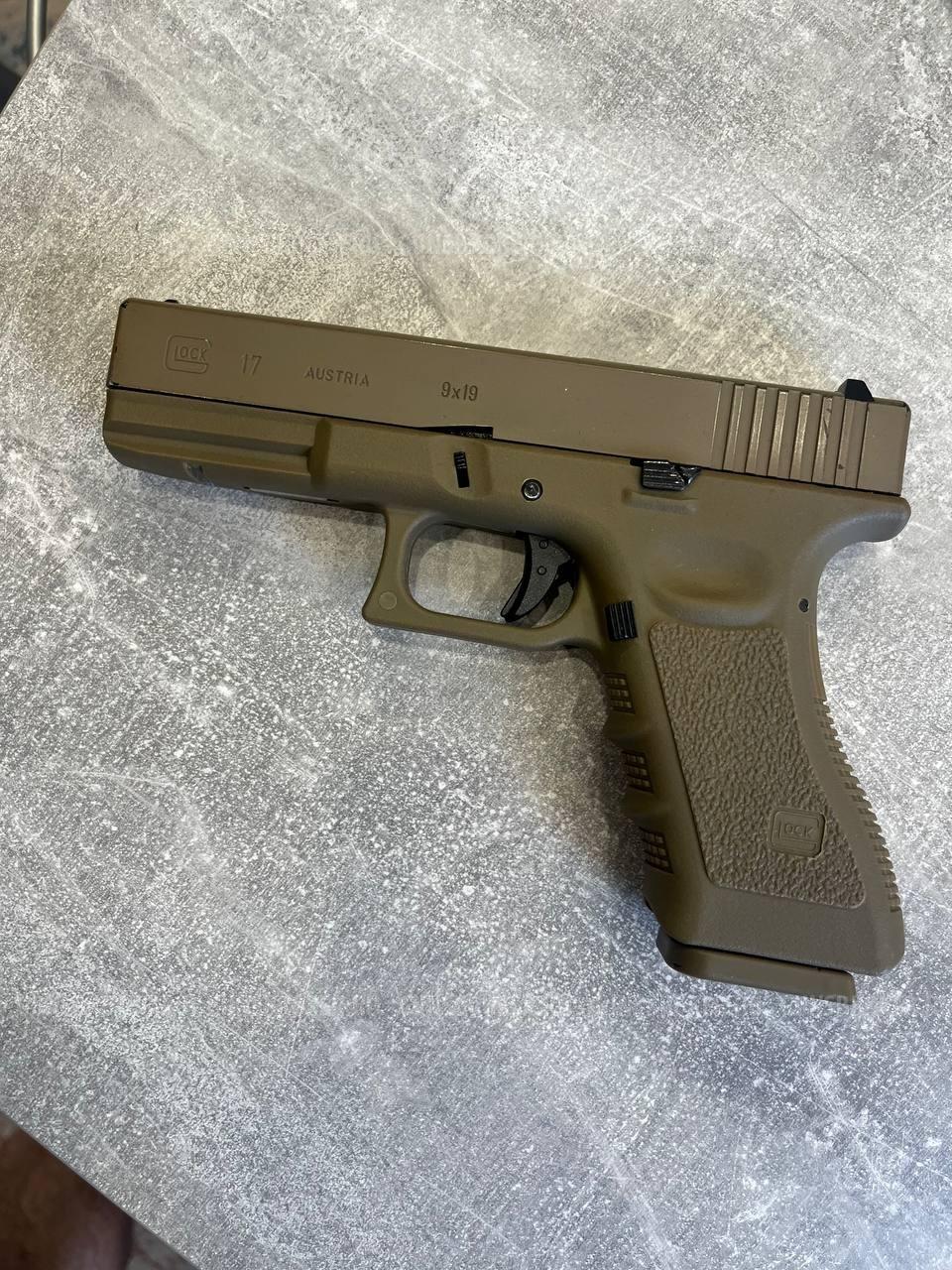 Glock 17 East Crane