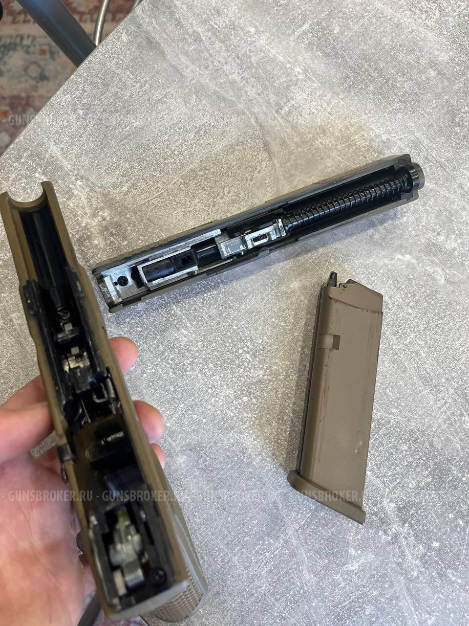 Glock 17 East Crane
