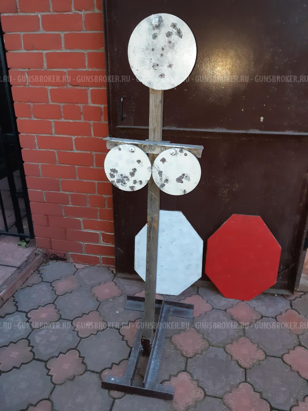 Гонги, пулеуловитель и металлические мишени.