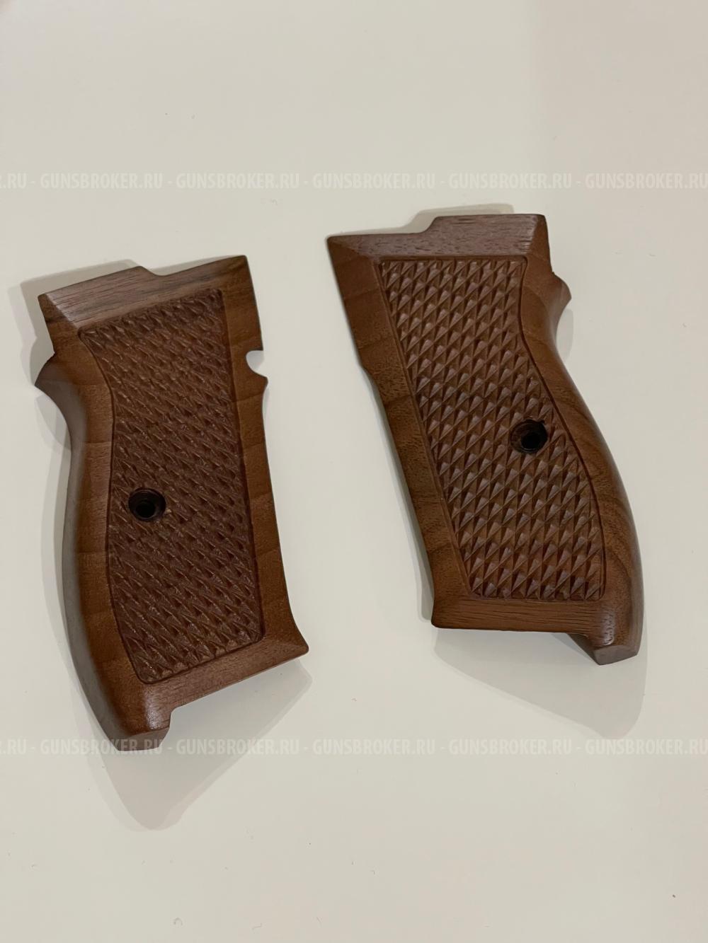 Гроза 3А пятка магазина стальная. Накладки на рукоять деревянные. Затворная задержка