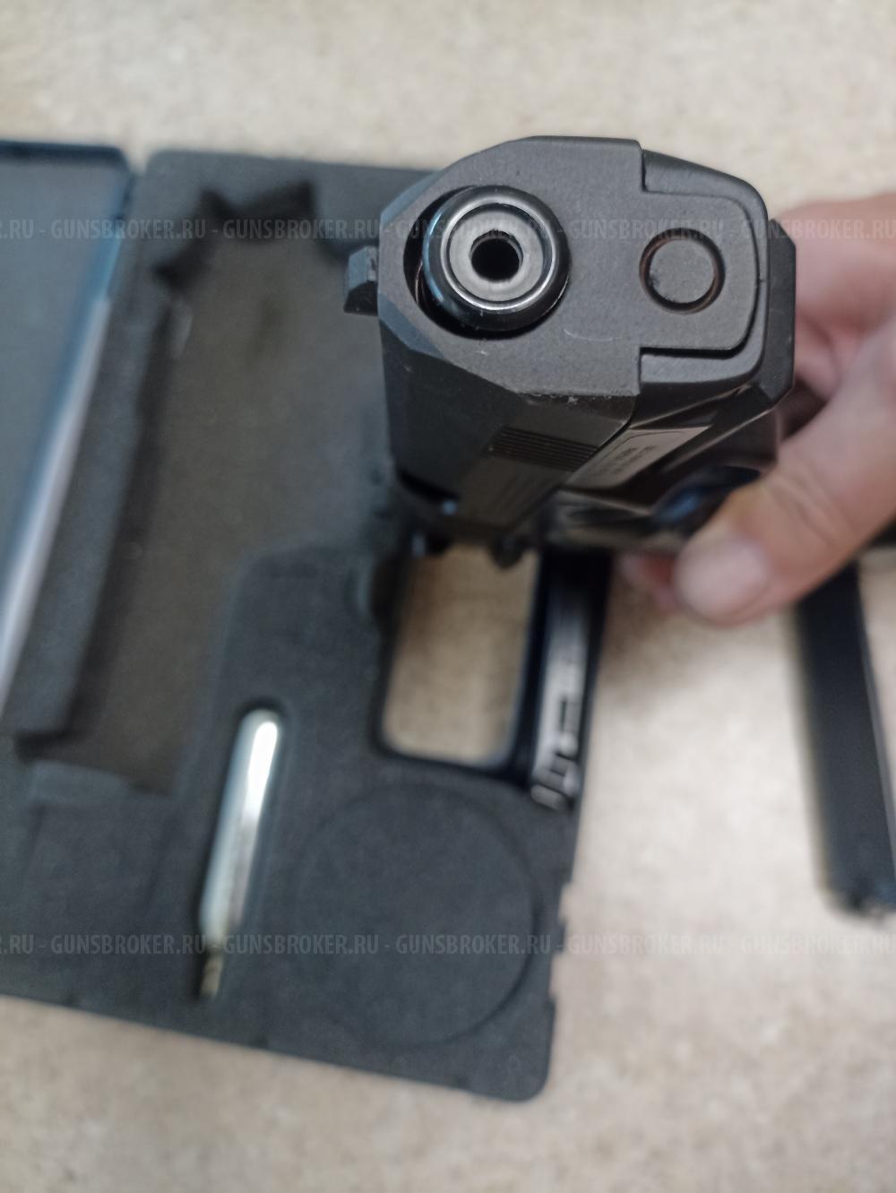 АПС Стечкин от Глетчер и пулевой пистолет Umarex Beretta Px4 Storm