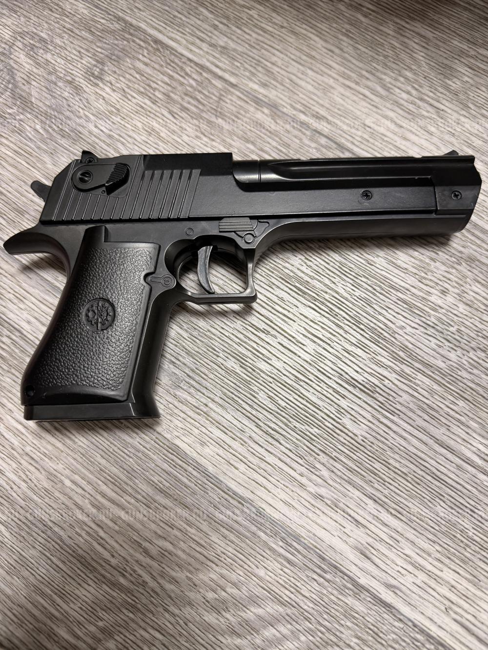 Игрушечный пистолет с пульками Desert Eagle