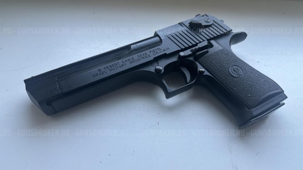 М4 / Desert  /HK USP compact  / MP 40